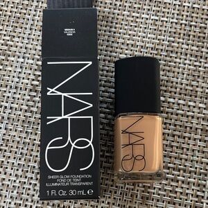 NARS Sheer Glow Foundation - Medium 5 Valencia New 1oz
